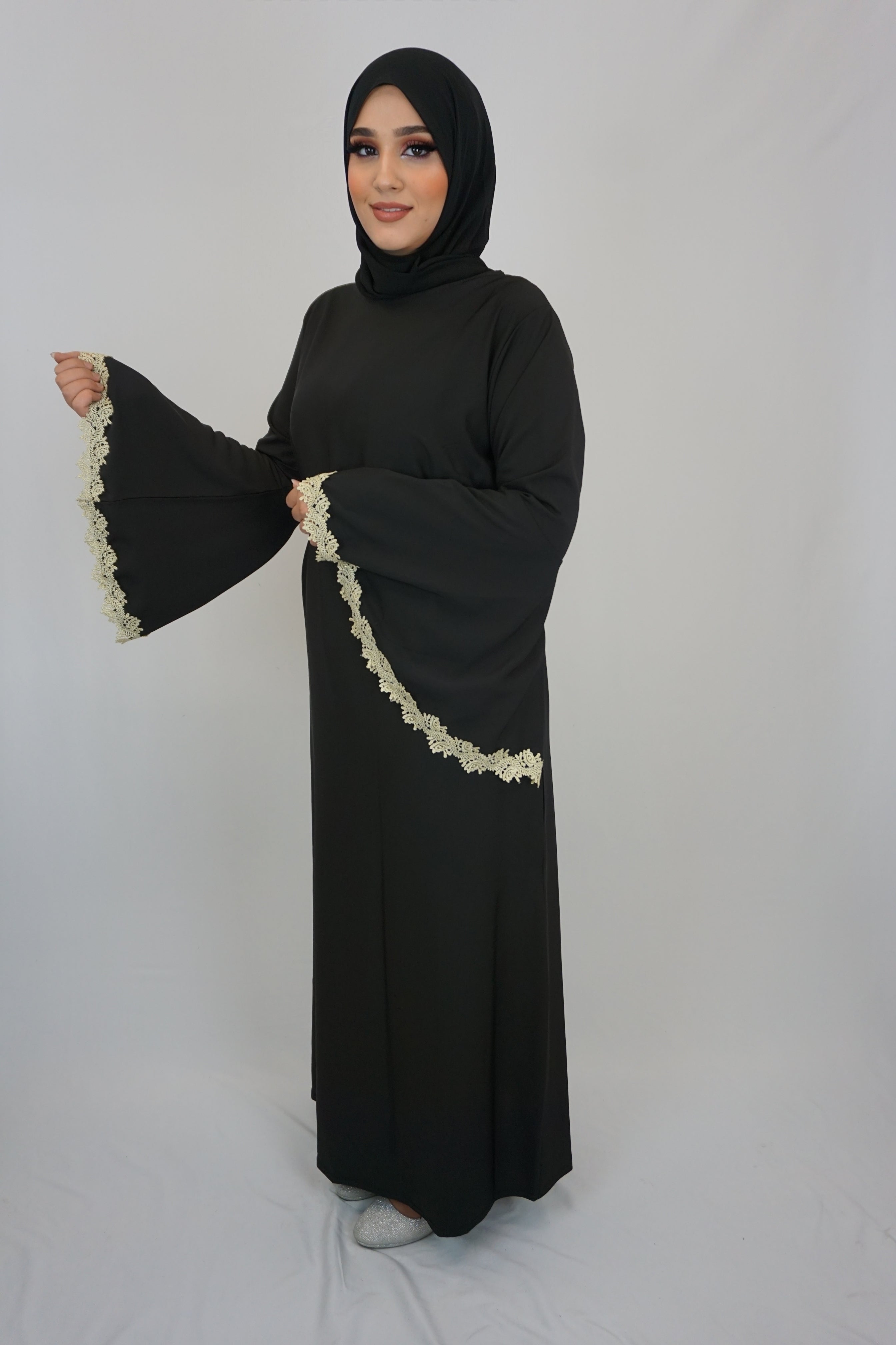 Abaya Sultana Schwarz