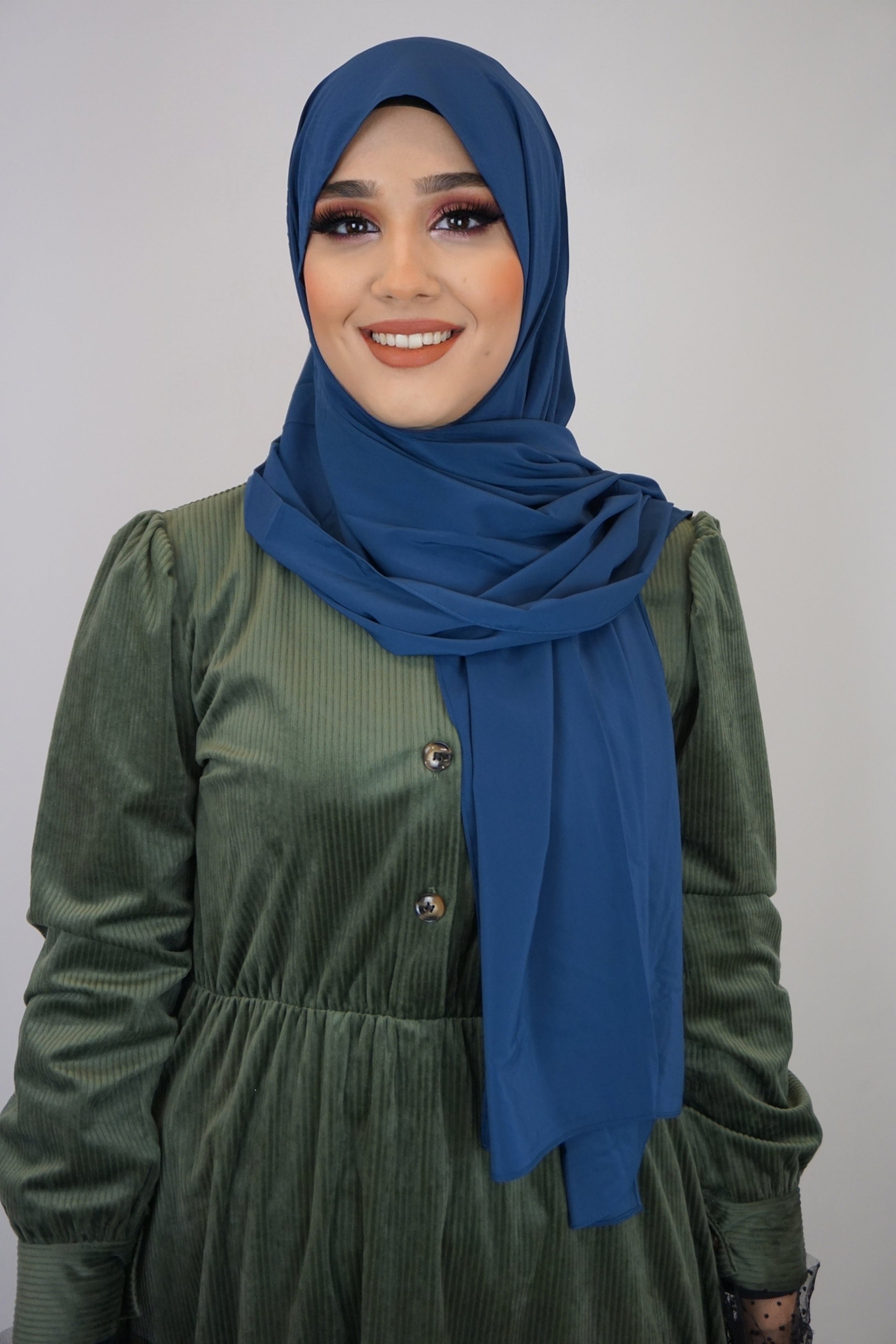 Medina Hijab Blaubeere