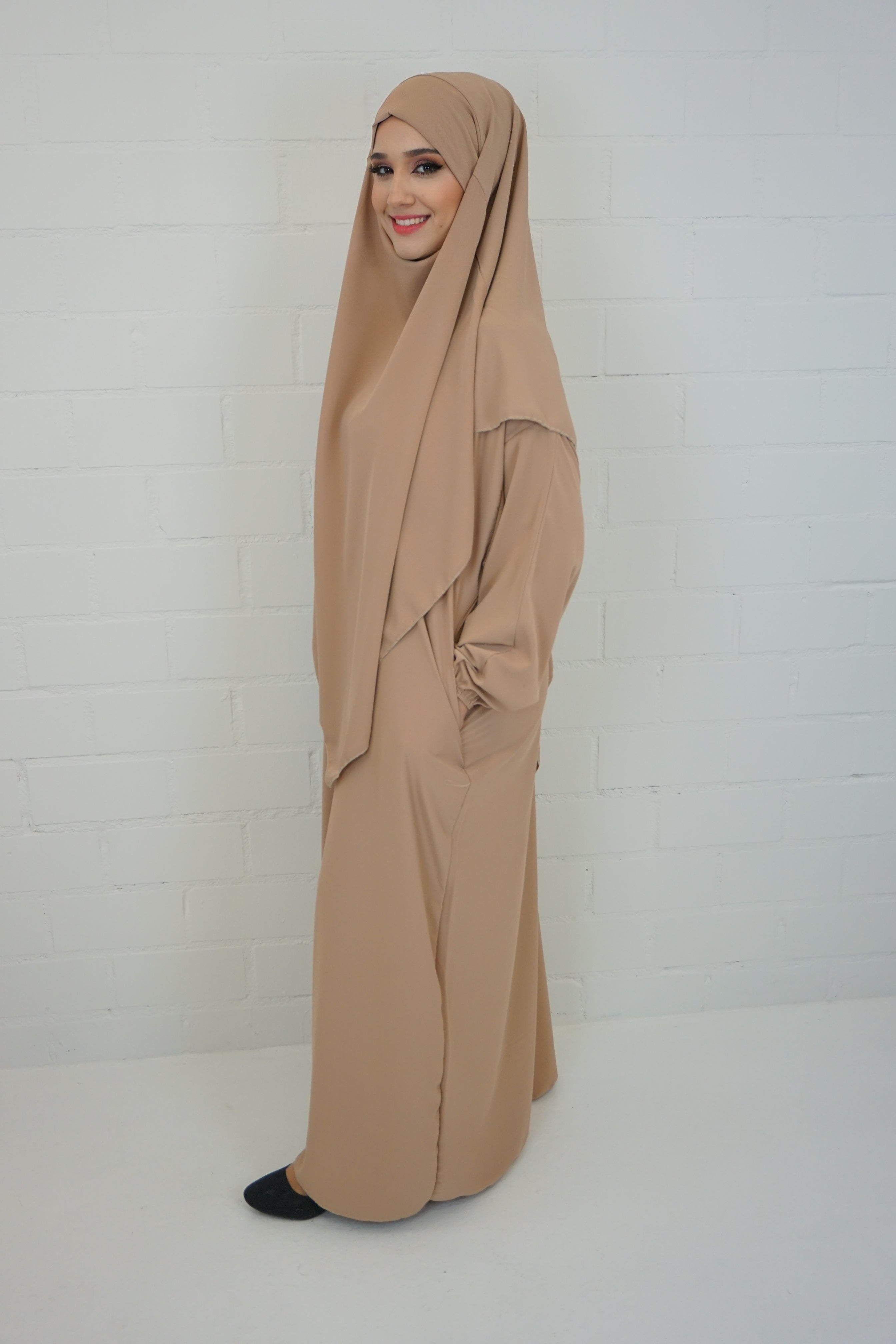 Khimar-Abaya Camel