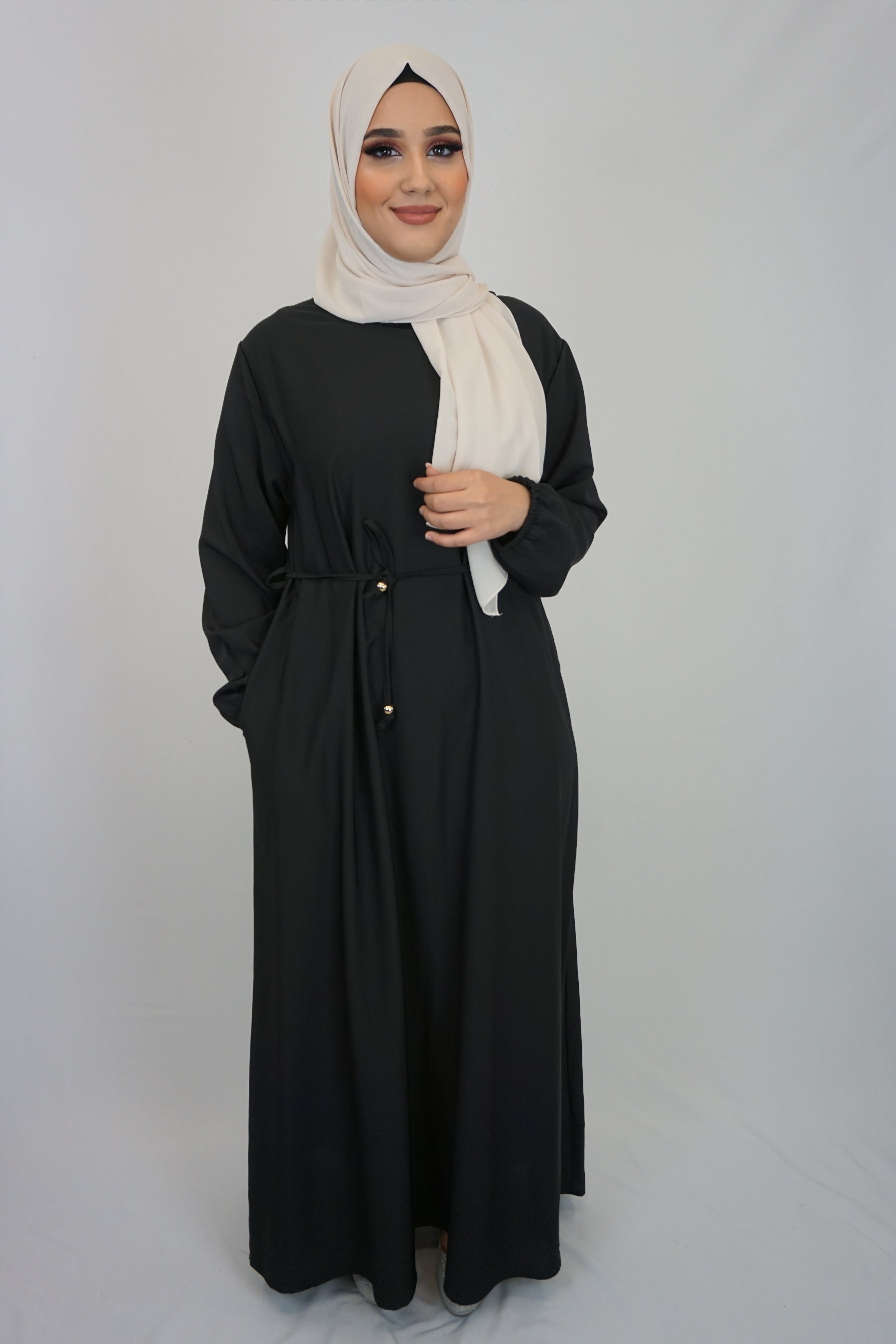 Basic Abaya Schwarz