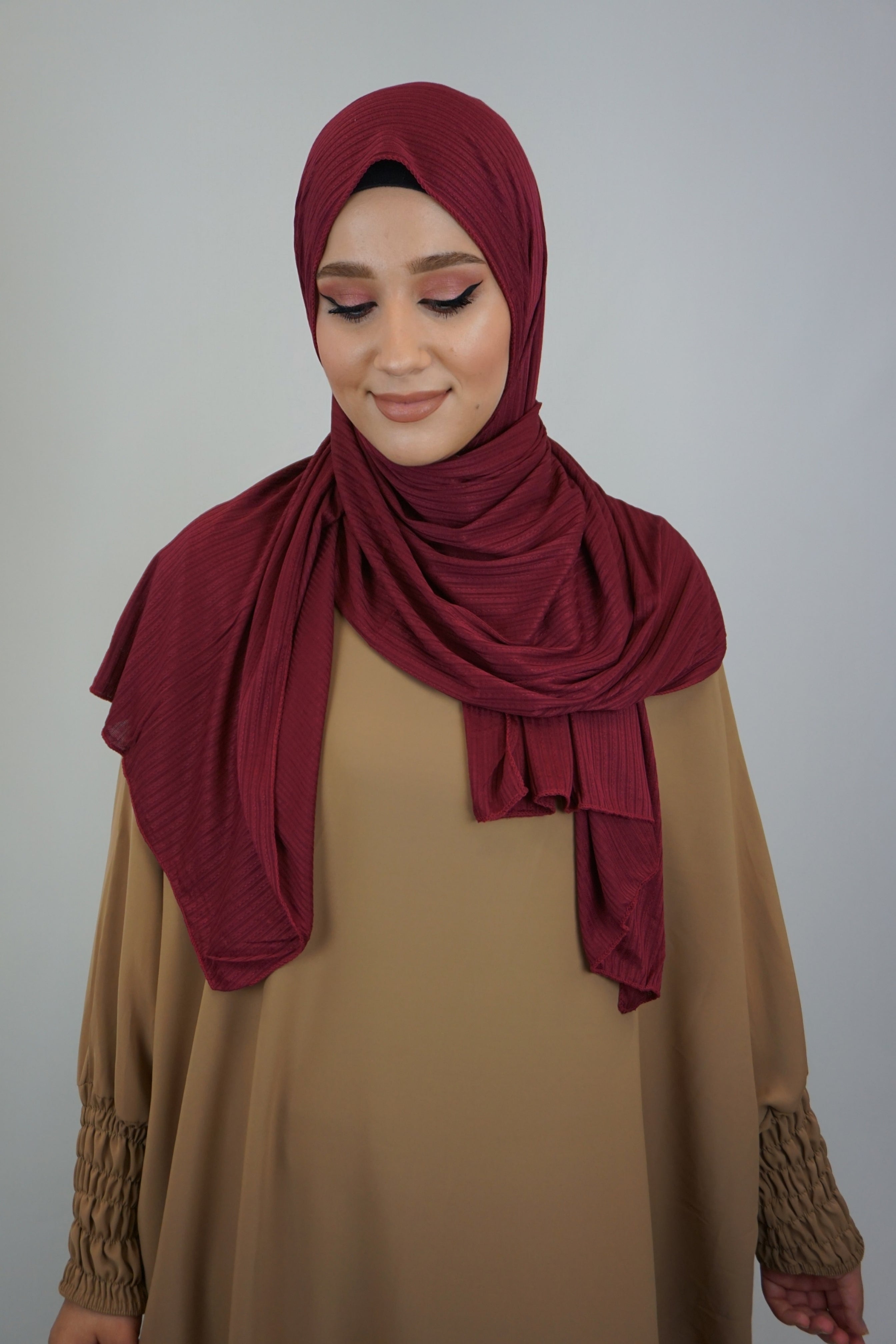 Premium Jersey Ripped Hijab Bordeaux