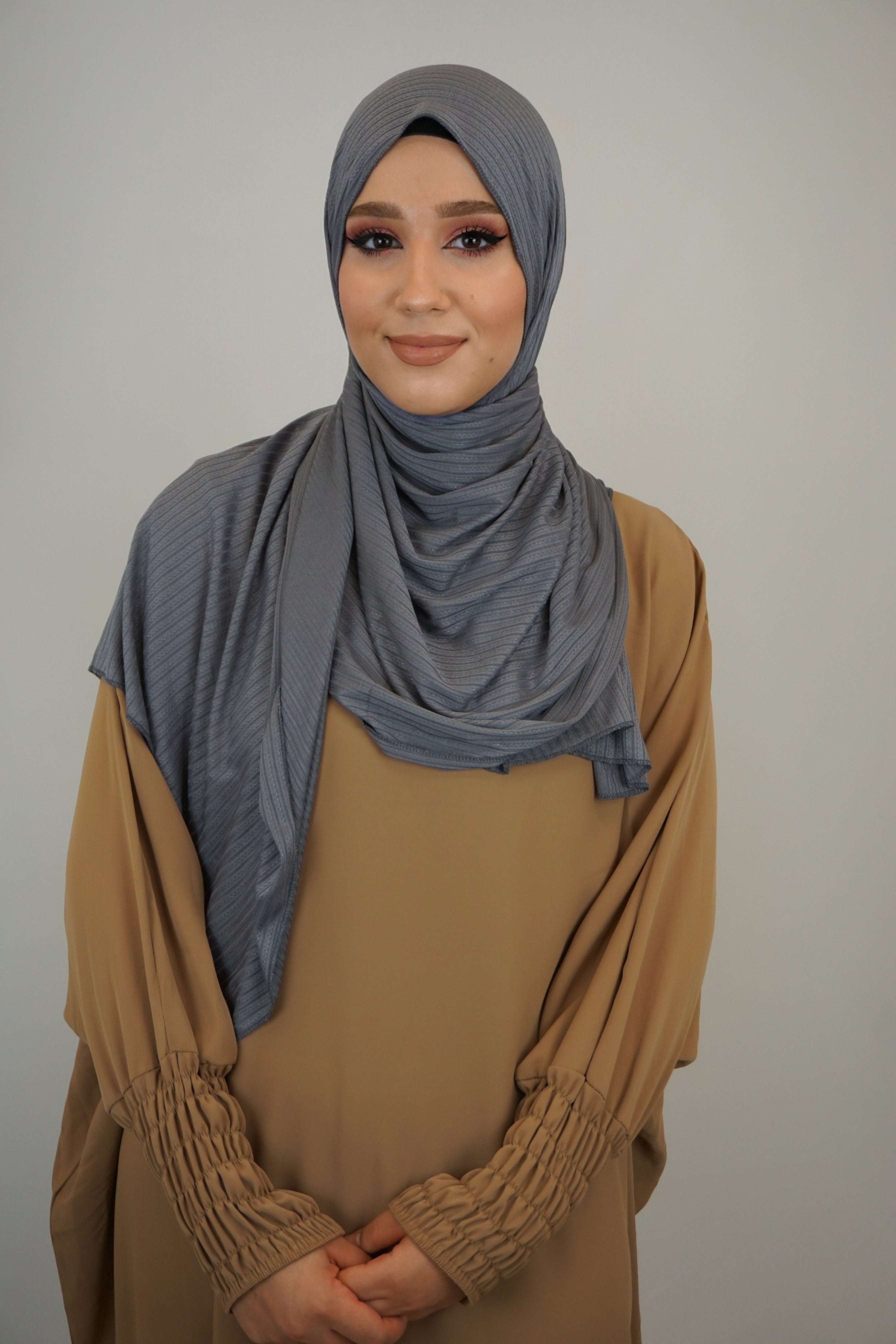 Premium Jersey Ripped Hijab Grau