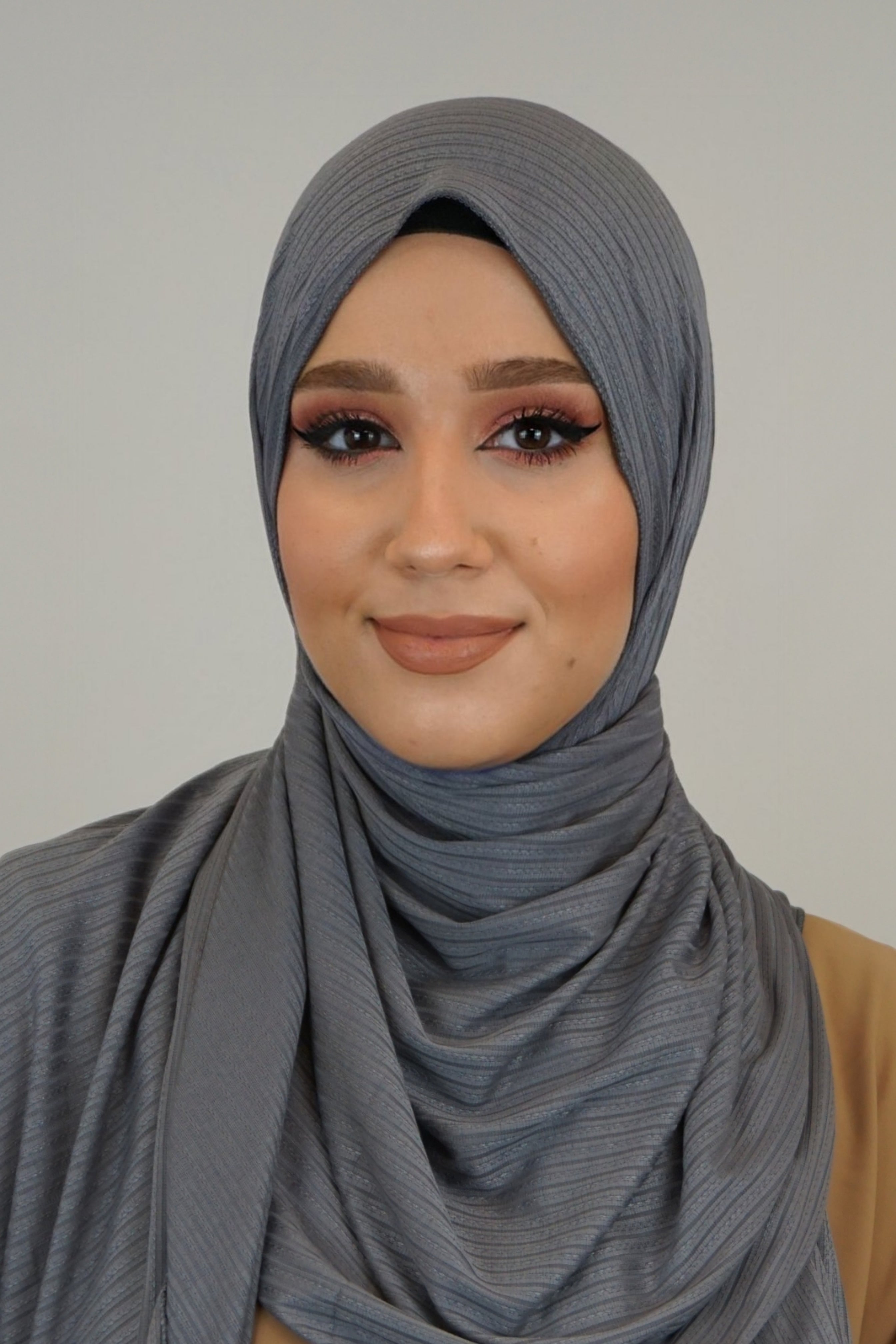Premium Jersey Ripped Hijab Grau